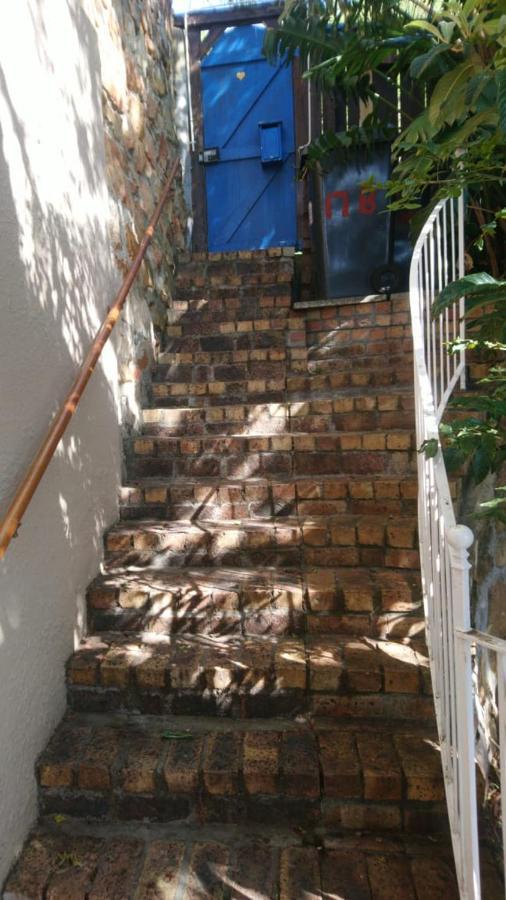 Independent Quaint Flat, Close To Beach Cape Town Ngoại thất bức ảnh