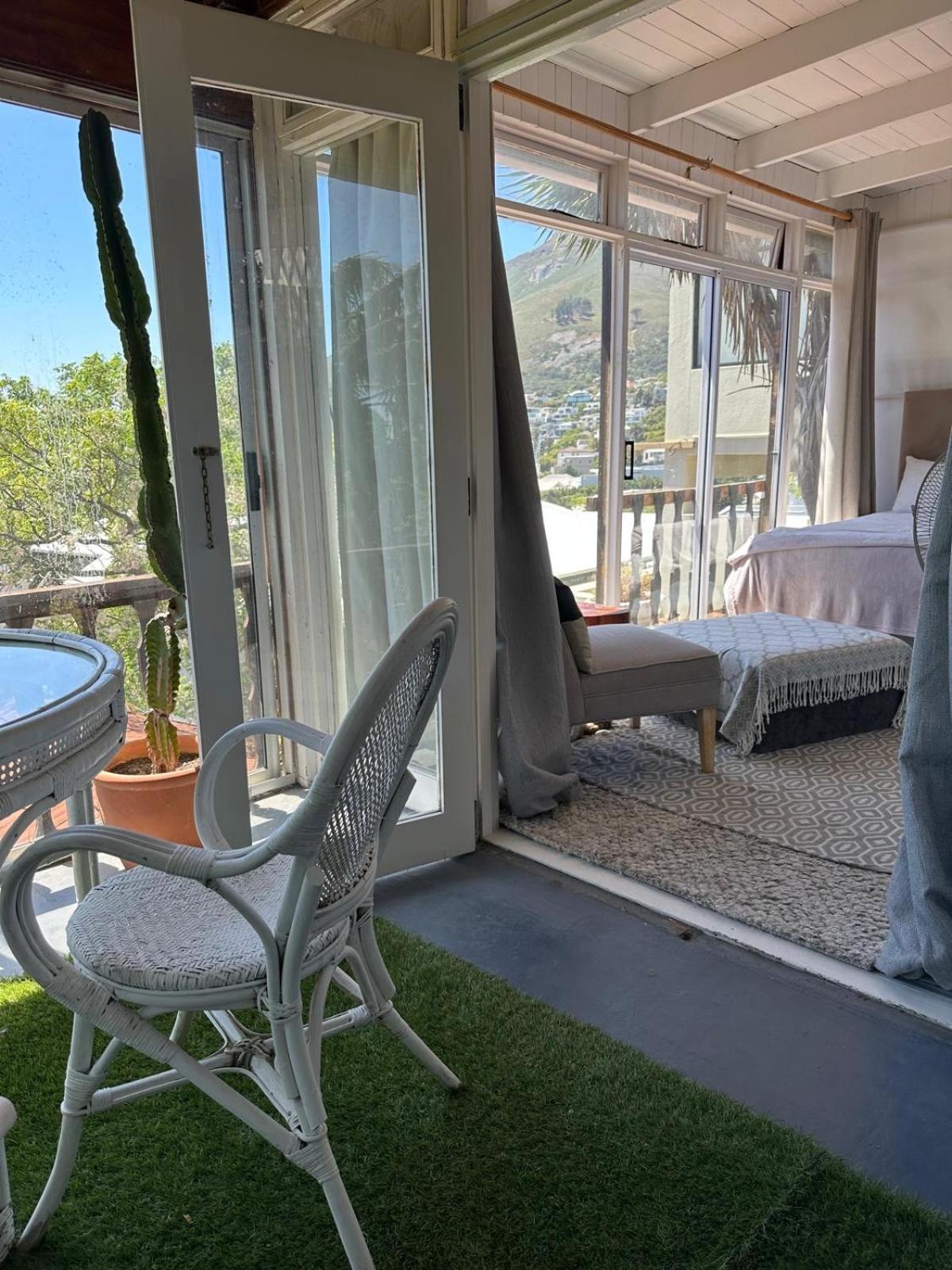 Independent Quaint Flat, Close To Beach Cape Town Ngoại thất bức ảnh